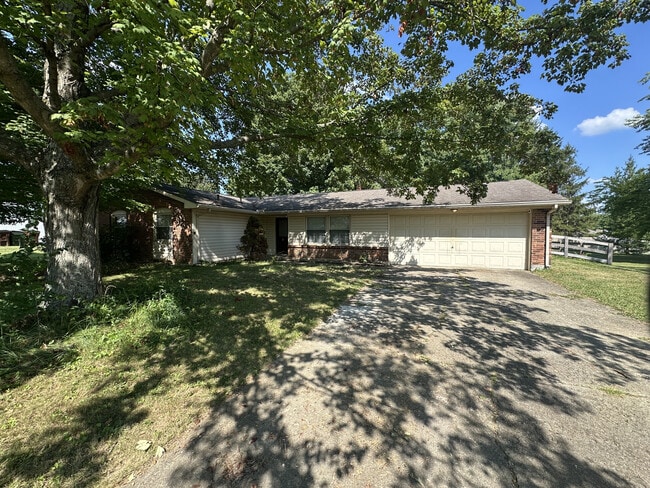 Building Photo - 710 Robindale Dr