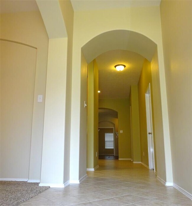 Building Photo - 14019 Pueblo Run Dr