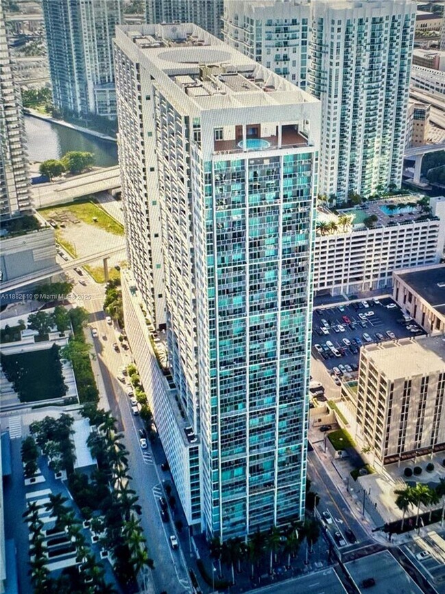 Foto del edificio - 500 Brickell Ave