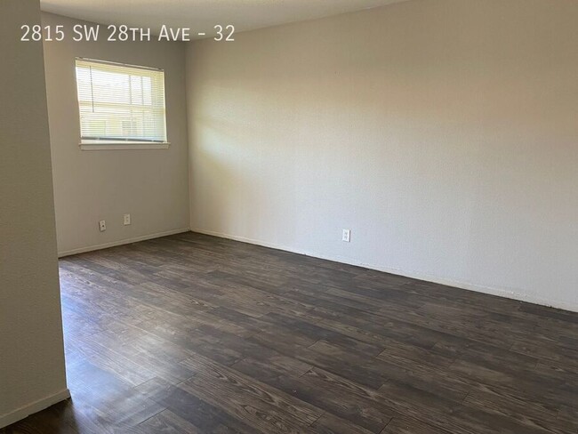 Building Photo - All bills paid! Ask about our move in spec...