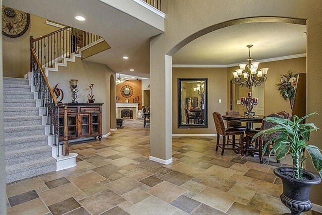 Building Photo - 9422 Cheslyn Ct