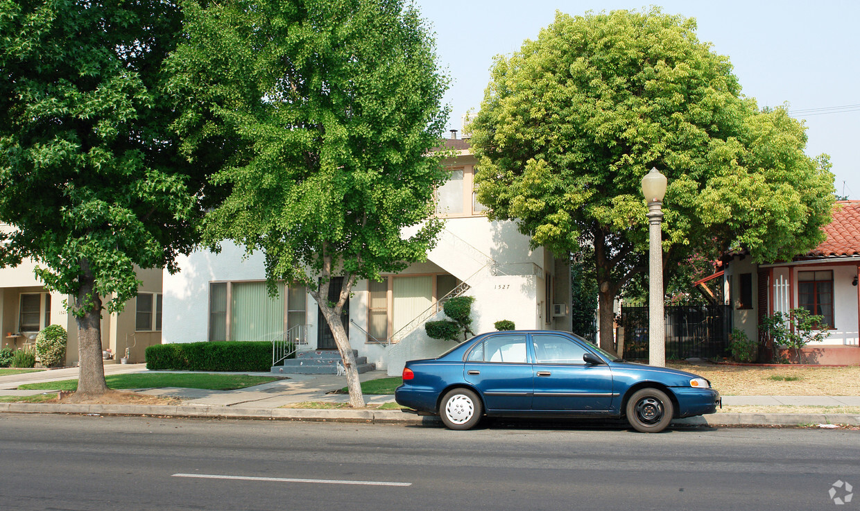 Building Photo - 1527 N Van Ness Ave