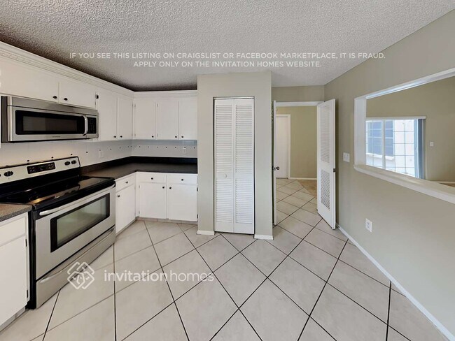 Foto del edificio - 11830 Hickorynut Dr