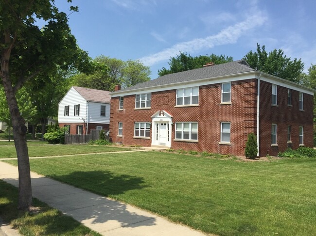 Building Photo - 7922 W Center St Building Photo - 7922 W Center St