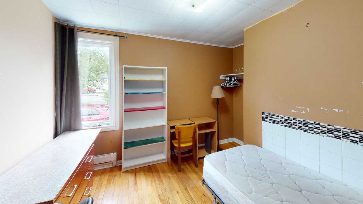 Primary Photo - 131 Bonaventure Ave
