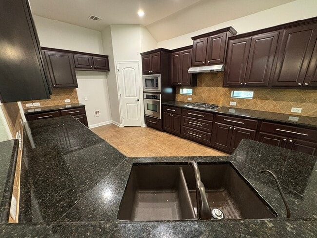 Building Photo - 630 Wild Rose Dr