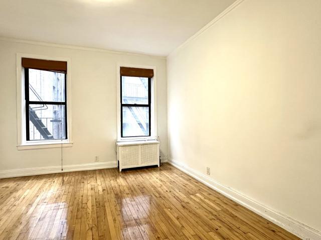 Foto principal - 2 bedroom in New York NY 10036