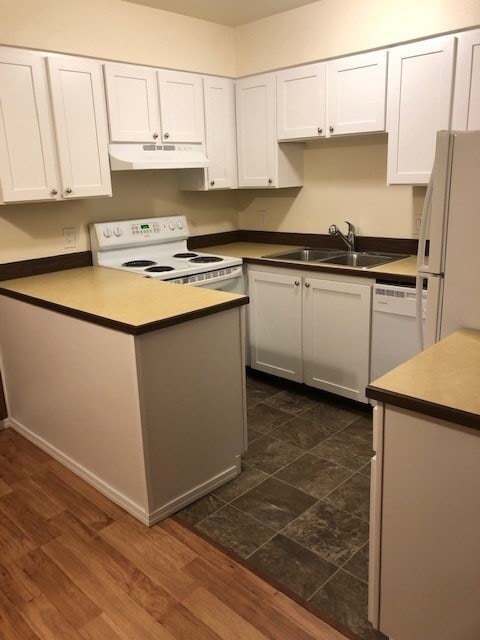 Building Photo - River West Apartments