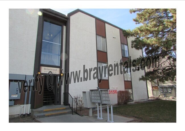 Building Photo - 3156 Lakeside Dr