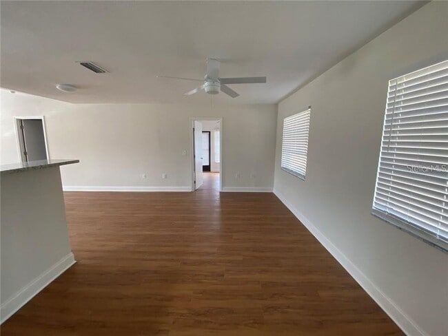 Building Photo - 3892 Suburban Ln