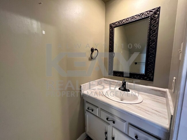 Building Photo - 2 Bedroom Townhouse in Lafayette!