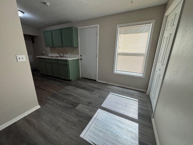 Foto del edificio - 1906 E Baylor St