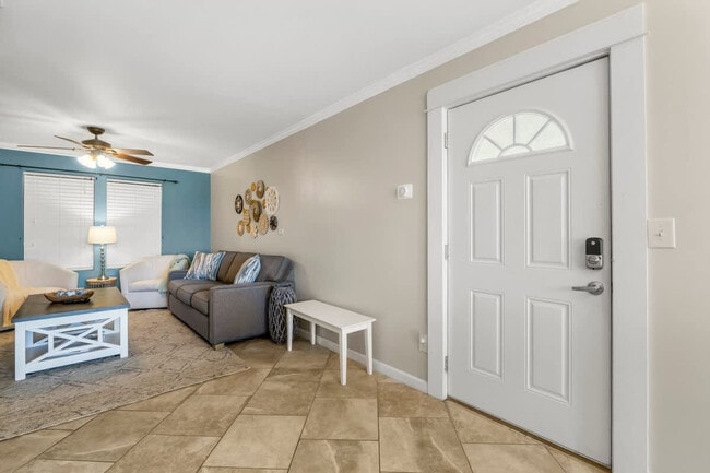 Foto del edificio - 7405A Beach Dr