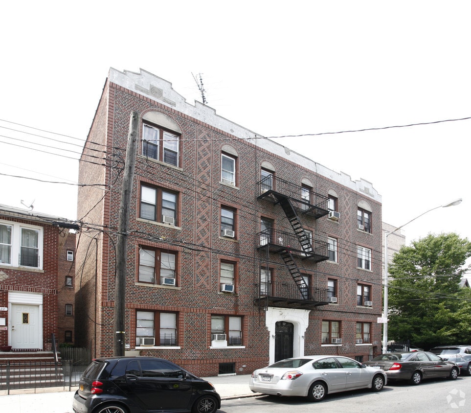 Building Photo - 1618 E 15th St