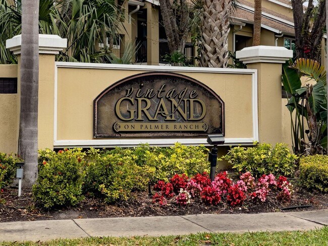 Foto del edificio - 4029 Crockers Lake Blvd