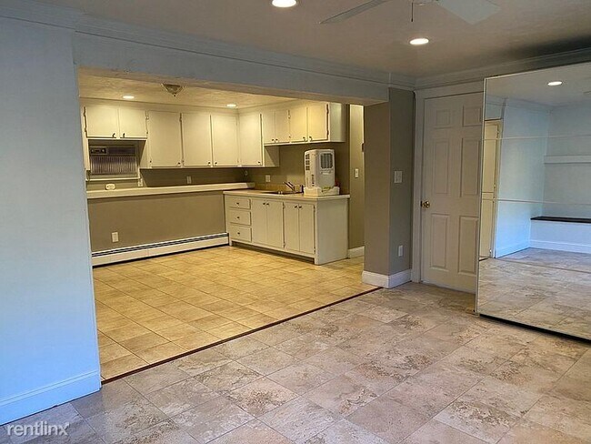 Building Photo - 4 br, 2 bath House - 152 Littlefield Rd