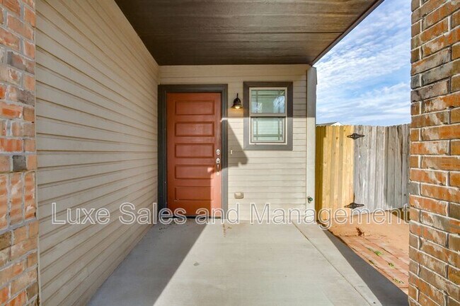 Foto del edificio - 6931 Mayberry Ln