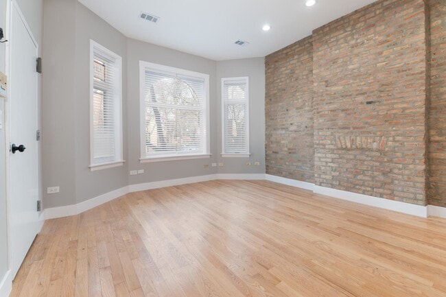 Building Photo - 1303 W Flournoy St