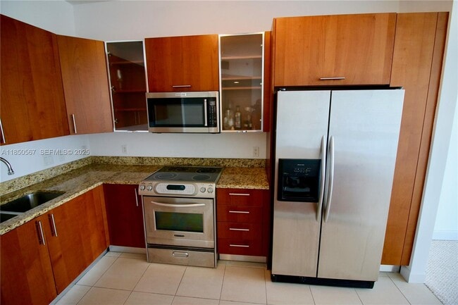 Building Photo - 1945 S Ocean Dr