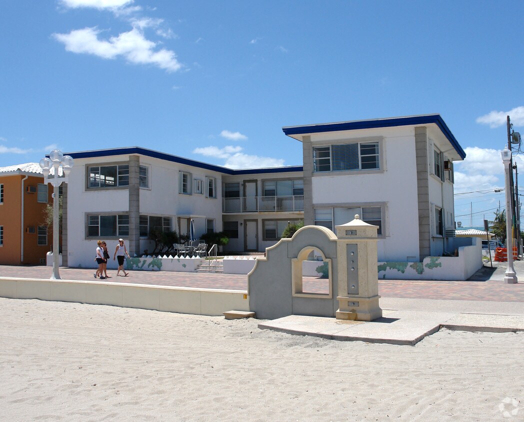 Foto principal - 2325 N Surf Rd