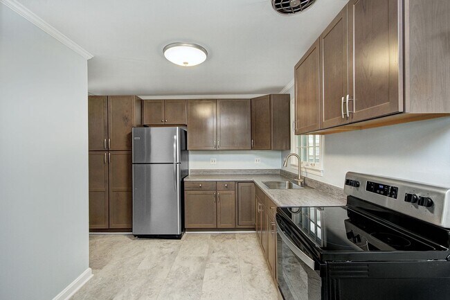 Foto del edificio - 308 Seneca Pl