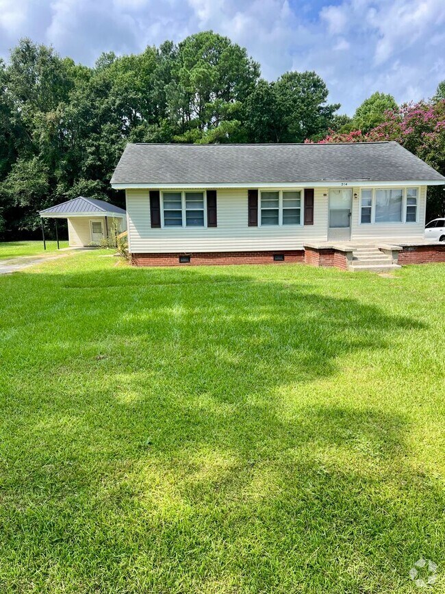 Building Photo - 204 Rand Rd