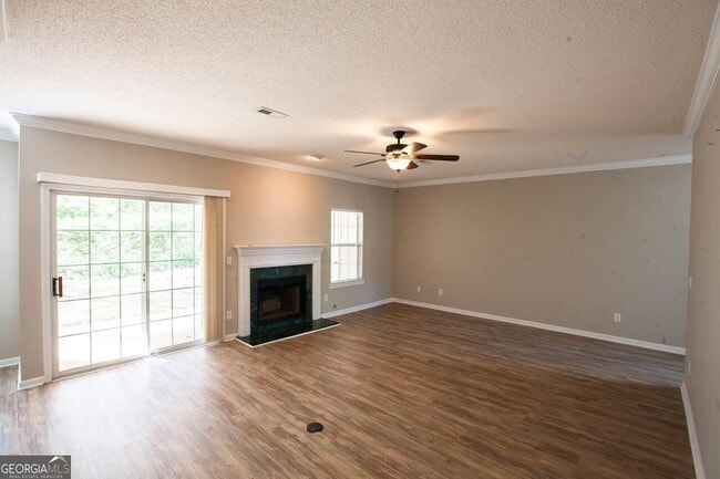 Building Photo - 1703 Ridgefield Dr