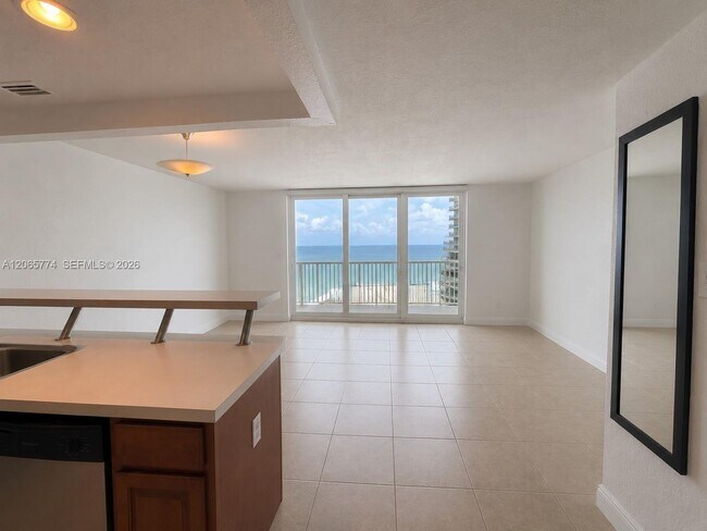 Foto del edificio - 5401 Collins Ave
