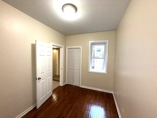 Foto del edificio - 7423 S St Lawrence Ave