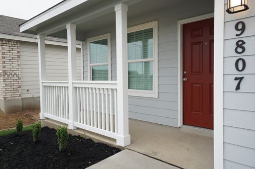 Foto del edificio - Newer Construction Home in West San Antonio