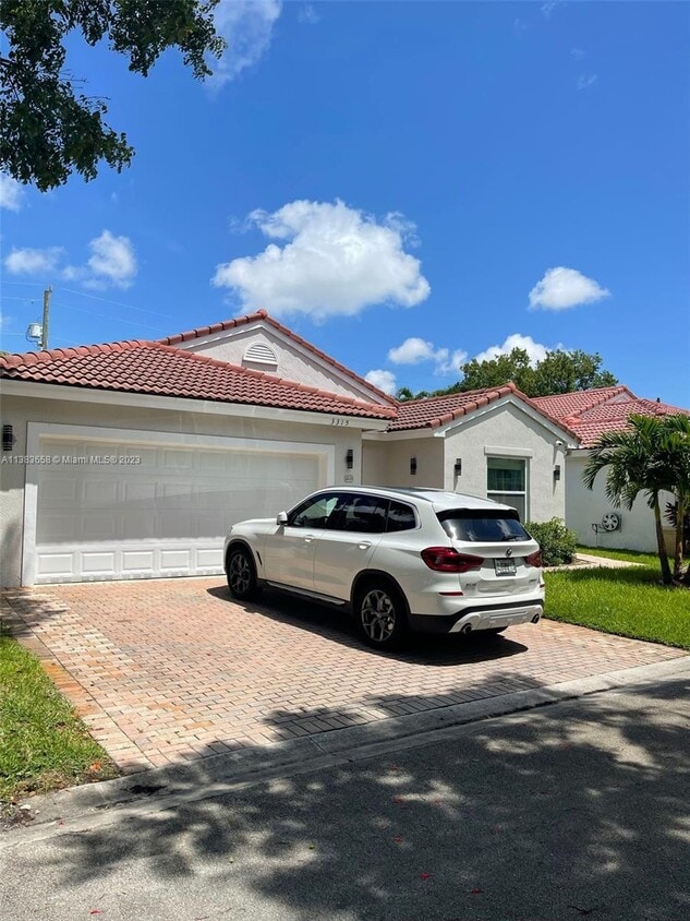 Primary Photo - 3315 SW 49th St