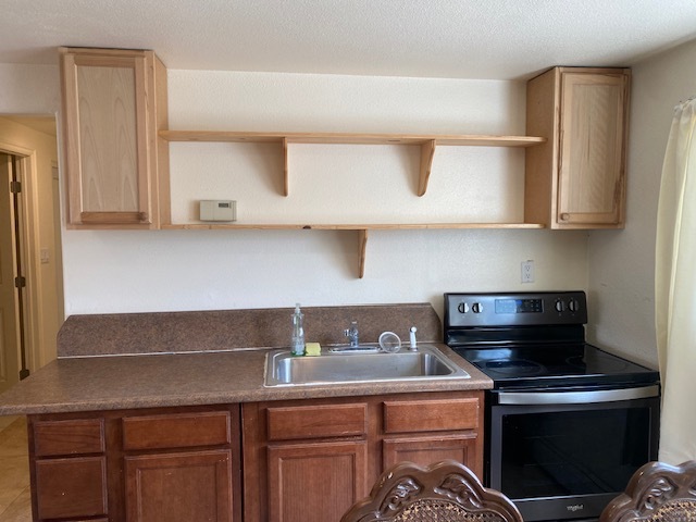 kitchen - 788 E 2680 N