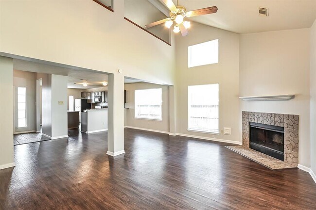 Building Photo - 14627 Cypress Green Dr