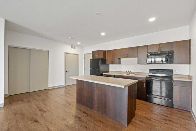 Building Photo - The Wildwood at Main