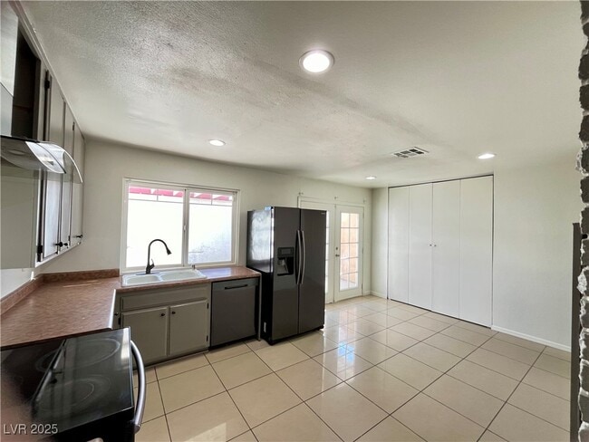Building Photo - 109 Greenbriar Townhouse Way
