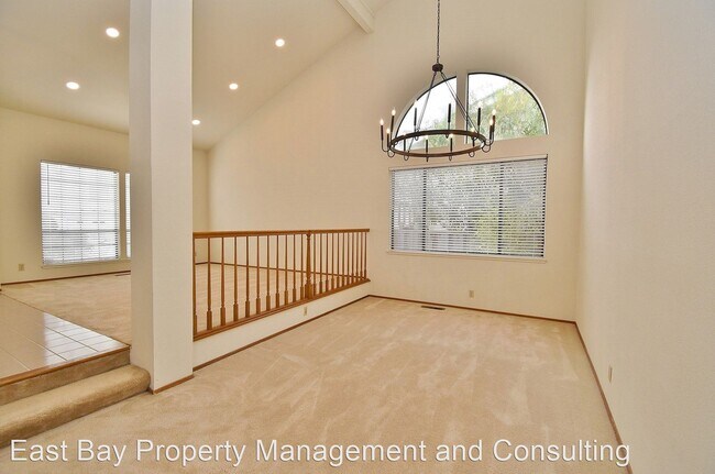 Building Photo - 4 br, 2.5 bath House - 671 Longfellow Dr.