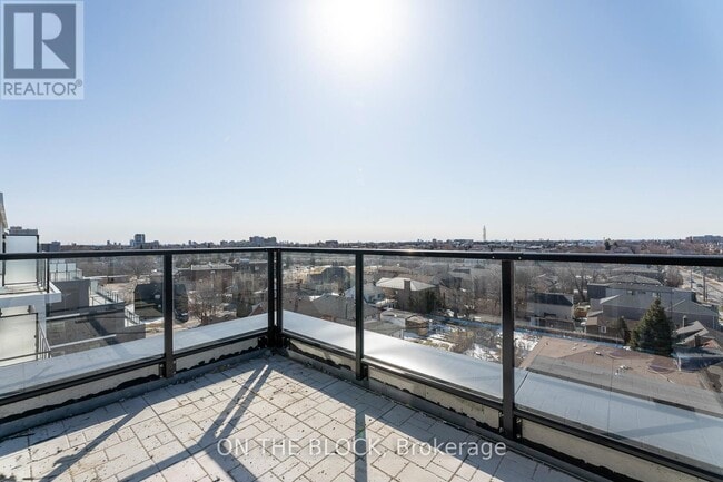 Building Photo - 556 Marlee Ave