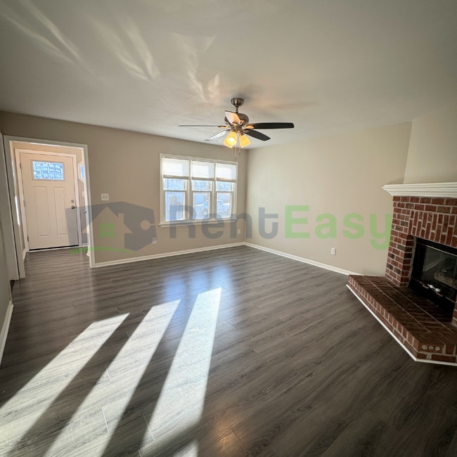 Foto del edificio - 3408 Cricket Hollow Ln