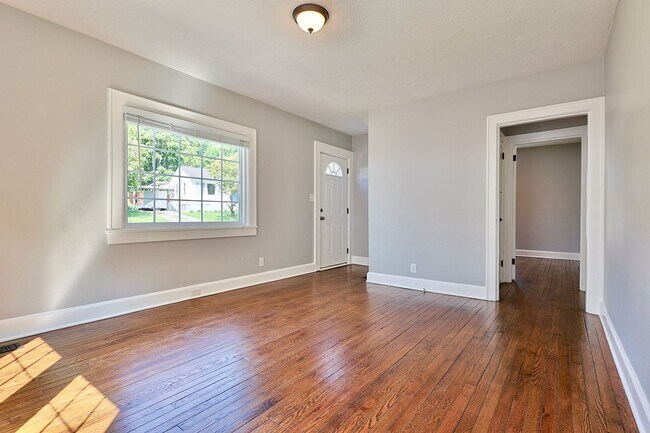 Foto del edificio - Coming Soon South Knoxville Cottage!!!