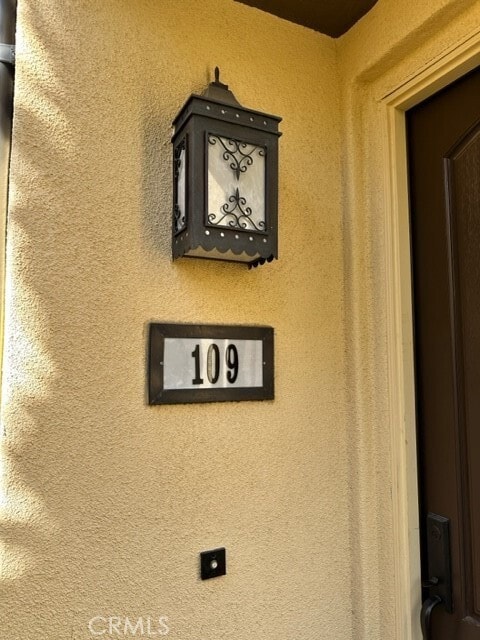 Building Photo - 109 Painted Trellis