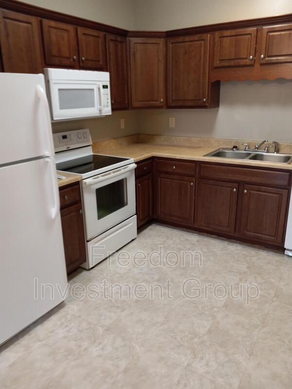 Building Photo - 127 Stonegate Cir
