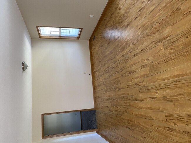 Building Photo - 809 Foxx Dr