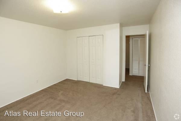 Building Photo - 3110 Mallard Dr