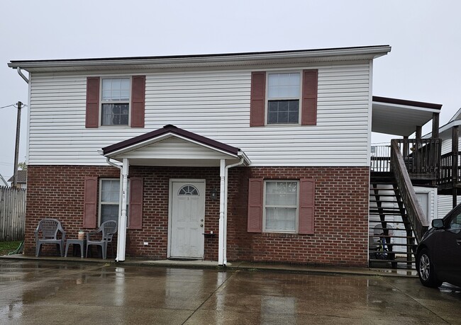 Building Photo - 215 Solida Rd