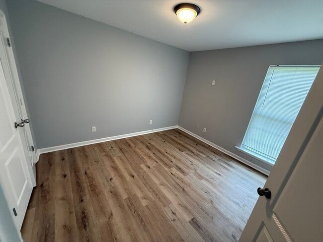 Foto del edificio - 1248 Ball Park Ave NE