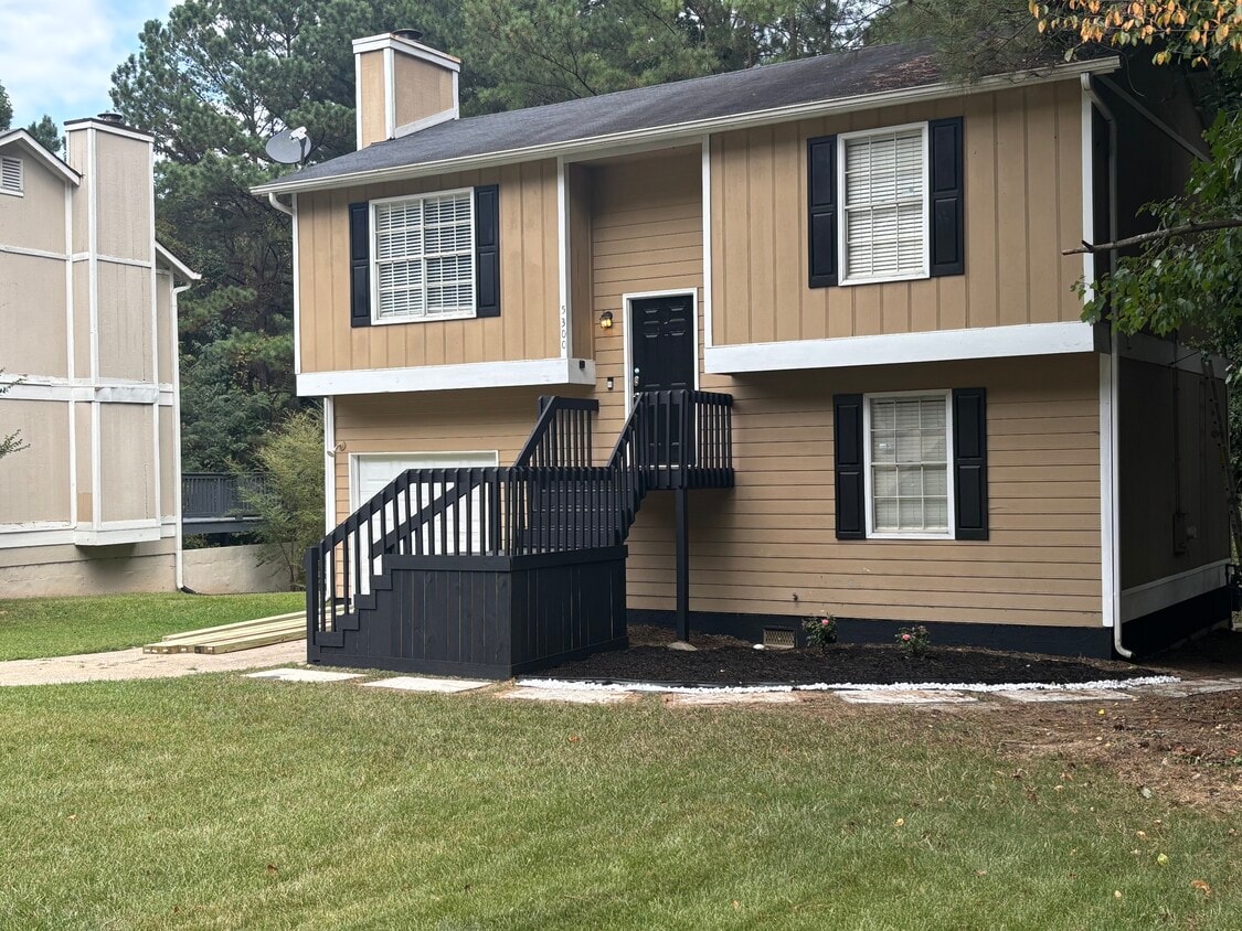 Primary Photo - 5300 Forest Downs Ln