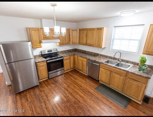 Building Photo - 1309 Corbett St