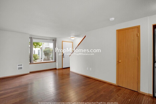 Foto del edificio - Updated Townhome in Newberg - Deposit Spec...