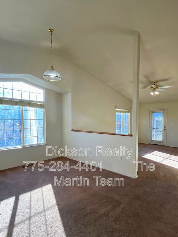 Foto del edificio - 2275 Albatross Way