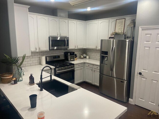 Building Photo - Available Now